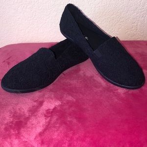 New Navy Airwalk Slip ons